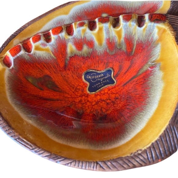 Mid Century Modern Ashtray - Picture 2 of 8